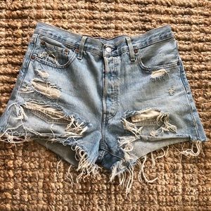 LEVIS 501 HIGHWAISTED DENIM SHORT